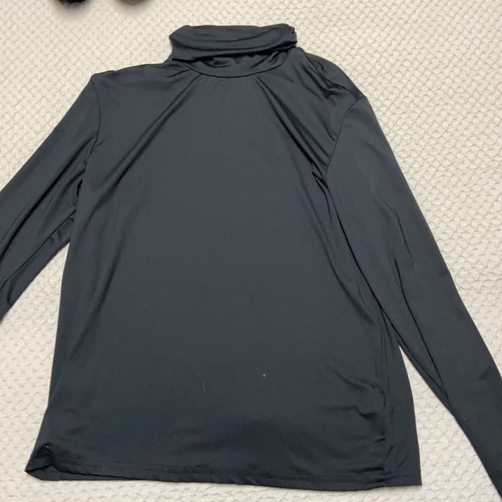 Men’s size medium turtle neck